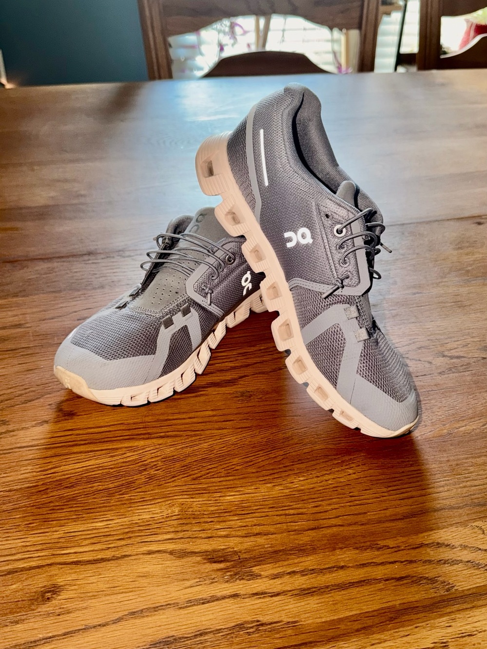 On Cloud Size 9 Lightweight Ultracomfort Women's Sneakers — Gray/White